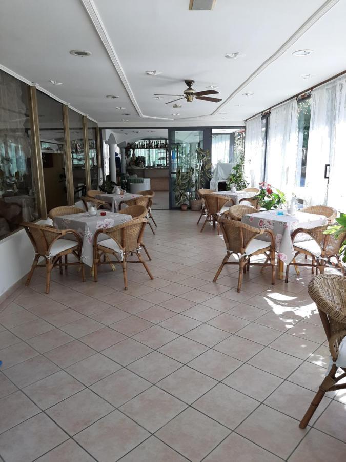 Hotel Alfredo'S Rimini Exterior photo