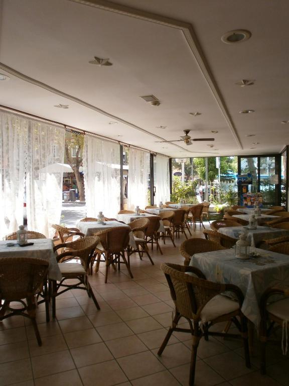 Hotel Alfredo'S Rimini Exterior photo
