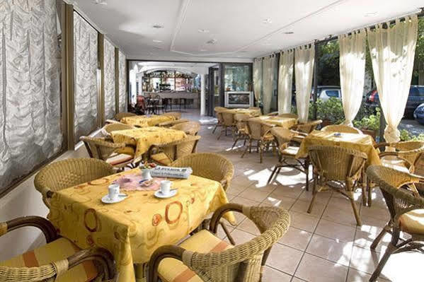 Hotel Alfredo'S Rimini Exterior photo